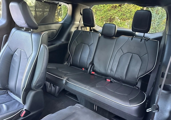 Chrysler Pacifica cena 159600 przebieg: 53295, rok produkcji 2020 z Mława małe 211